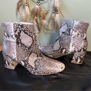 Chinese Laundry Brown Tan Cream Faux Snake Skin Ankle Boots